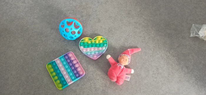 Lot de 4 jouets