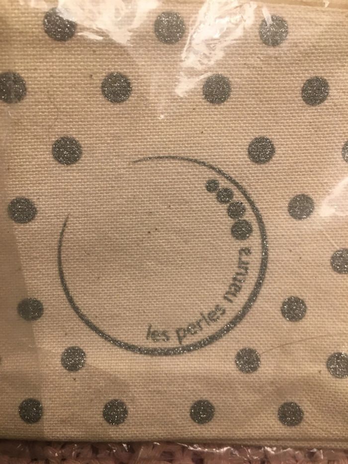 Pochette argentée