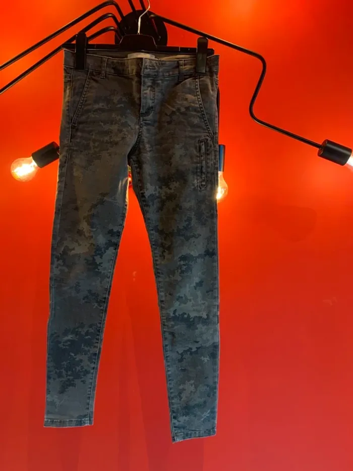 Pantalon femme 7/8 em Camouflage Zara