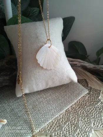 Collier pendentif coquillage en nacre naturelle