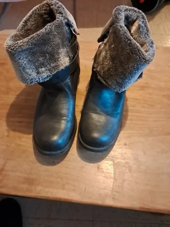 Bottines à tallons grises foncées intérieur moumouté