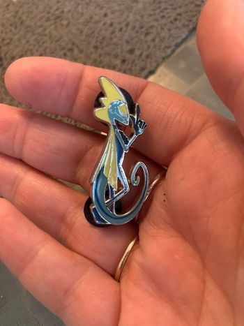 Pin’s pokemon lezargus