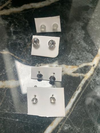 Boucles d’oreille à l’unité lire annonce