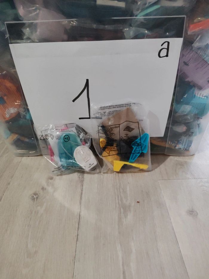 Figurine McDonald's véhicule style lego..