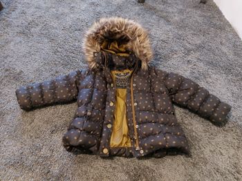 Manteau marron petit pois