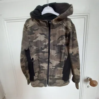 Gilet zippé à capuche 6 ans