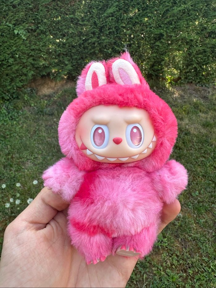 Popmart labubu big into energy Love / Amour