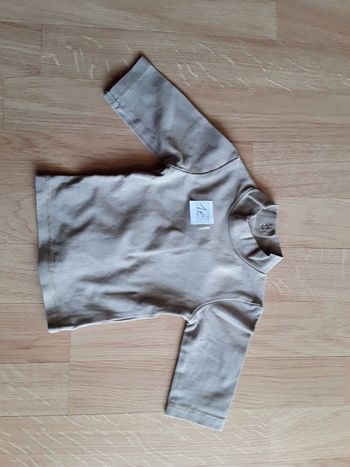 Sous pull  (  kiabi  ) 1 mois