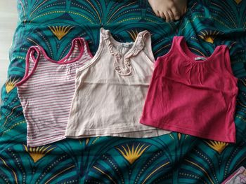 Lot 3 débardeurs 4 ans