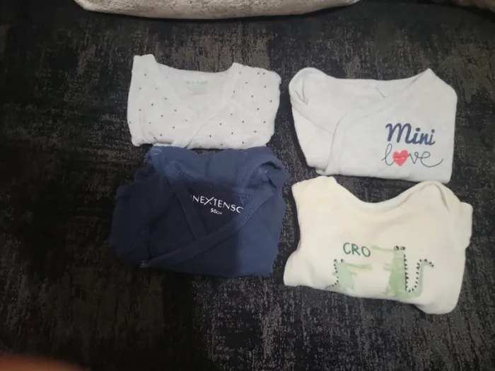 Lot de 14 bodys 1 mois - photo numéro 2