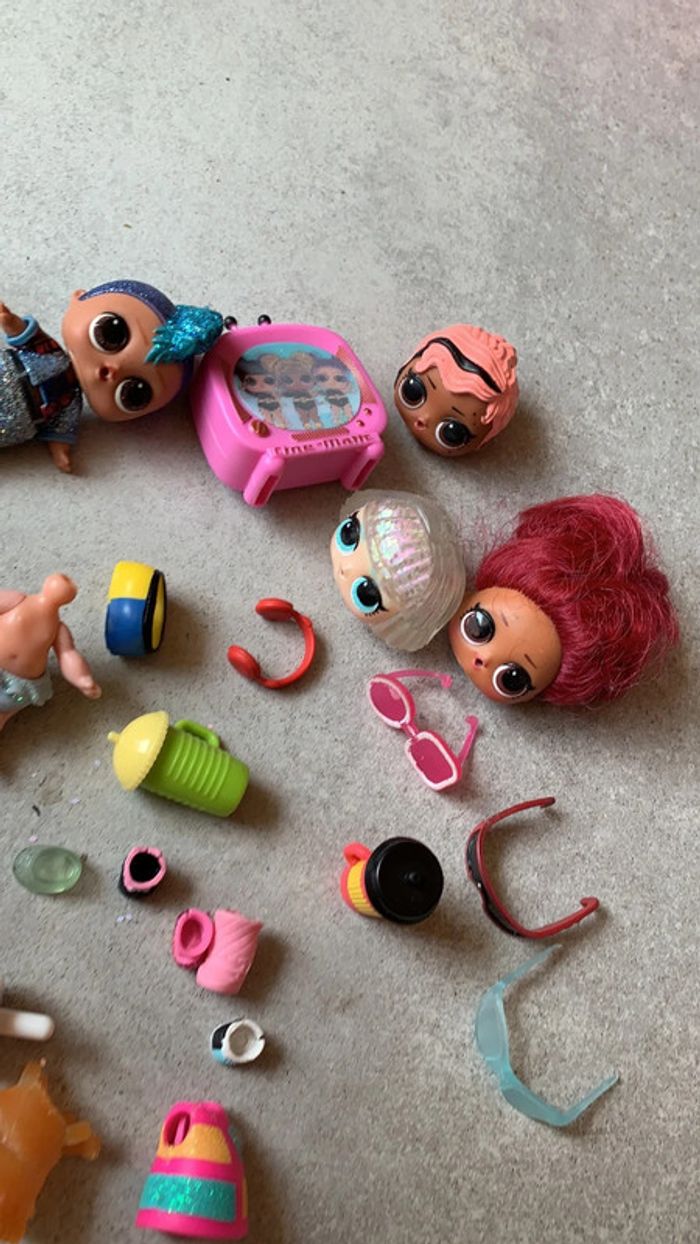 Gros lot de poupée LOL accessoires lunettes ailes tête télévision - photo numéro 18