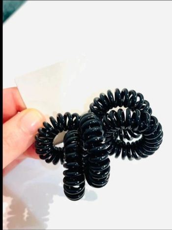 Lot 4 élastiques noir neuf hema style invisibobble