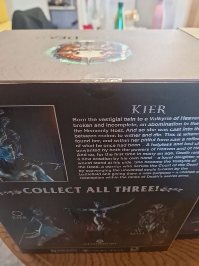 Lot de 3 figurines neuves court of the dead - photo numéro 11