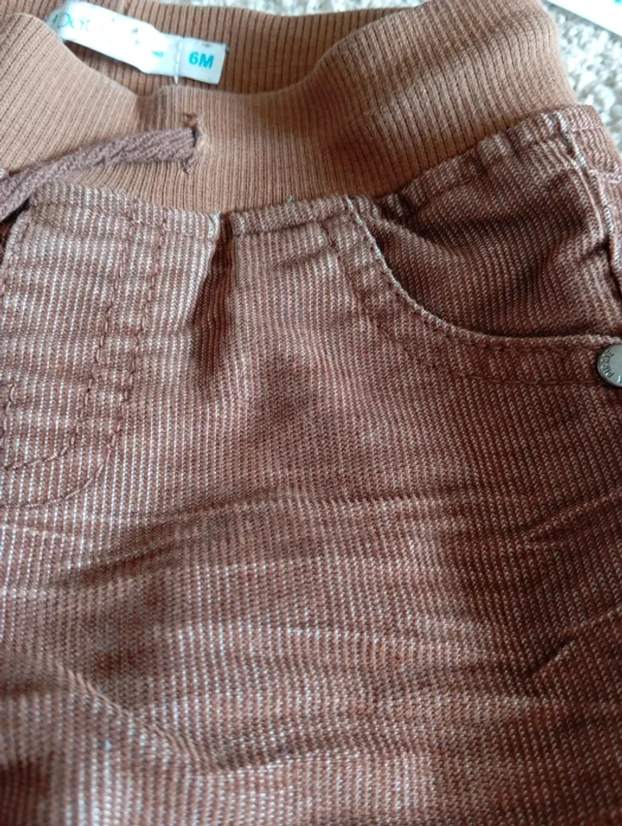 Pantalon 6 mois - photo numéro 2