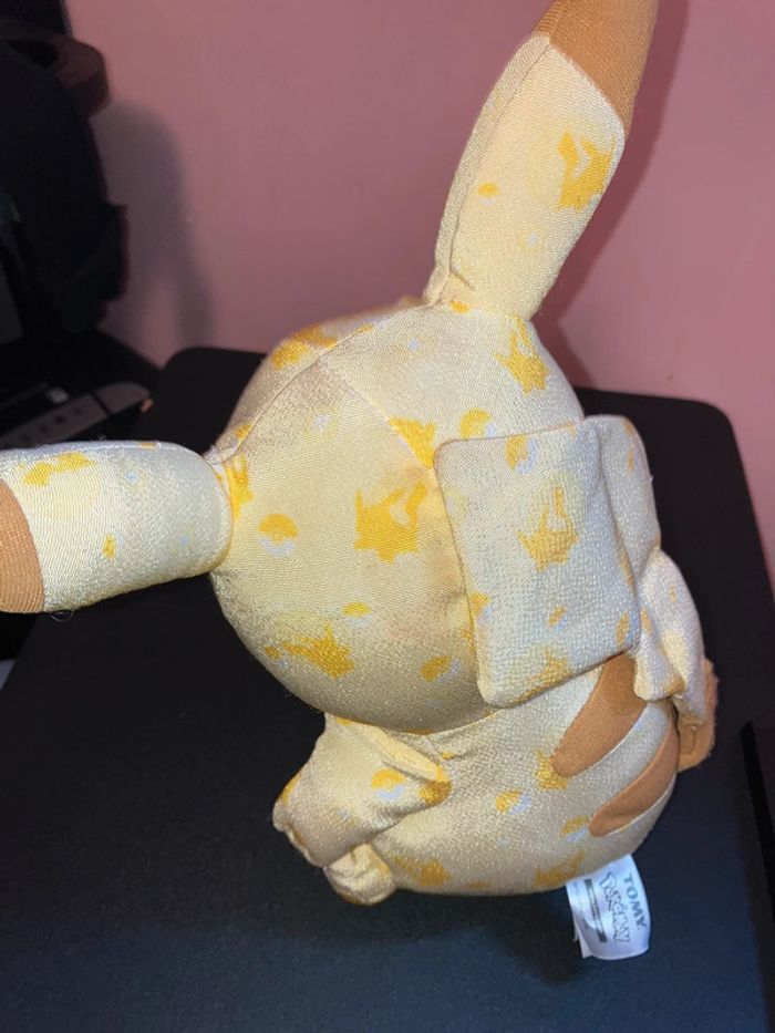 Peluche Plush Pokémon Pikachu - édition spéciale anniversaire - photo numéro 6