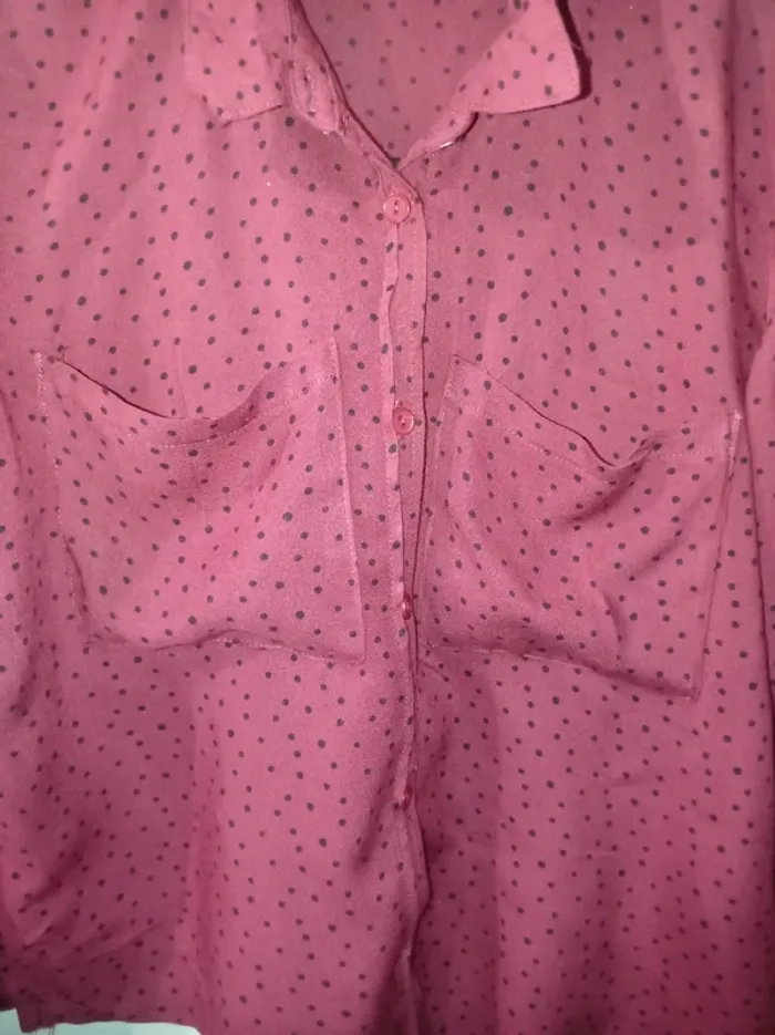 Chemise couleur bordeaux à pois noir - photo numéro 3