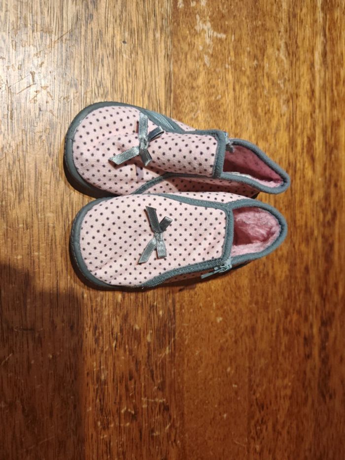 Chaussons fille taille 22