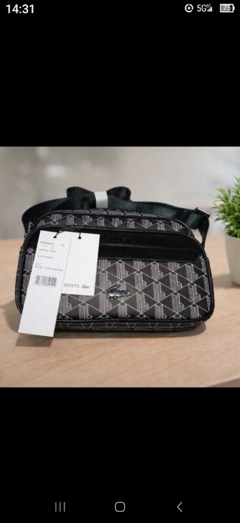 Sacoche homme Lacoste monogramme 