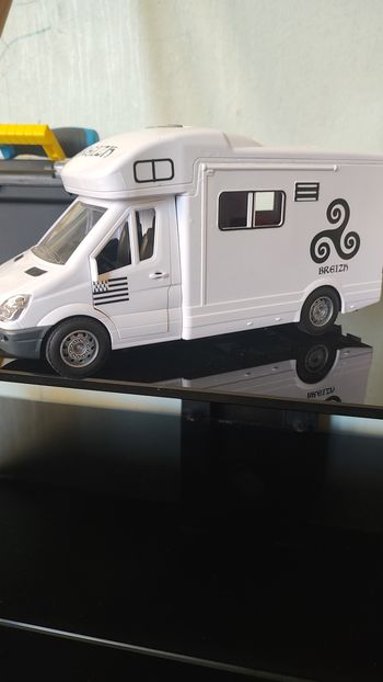 🚐 Camping-car jouet “Breizh” – Véhicule enfant