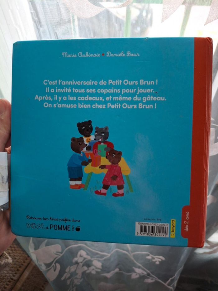 Petit ours brun fête son anniversaire - photo numéro 2