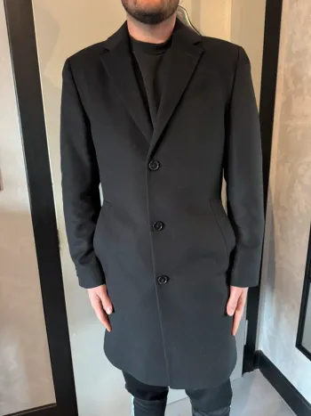 Manteau noir en laine vierge Hugo Boss