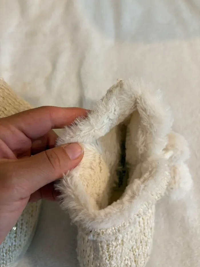 Chaussons fourrés bébé fille garçon Saxo Blues pointure 28 – tricot beige avec pompons - photo numéro 3