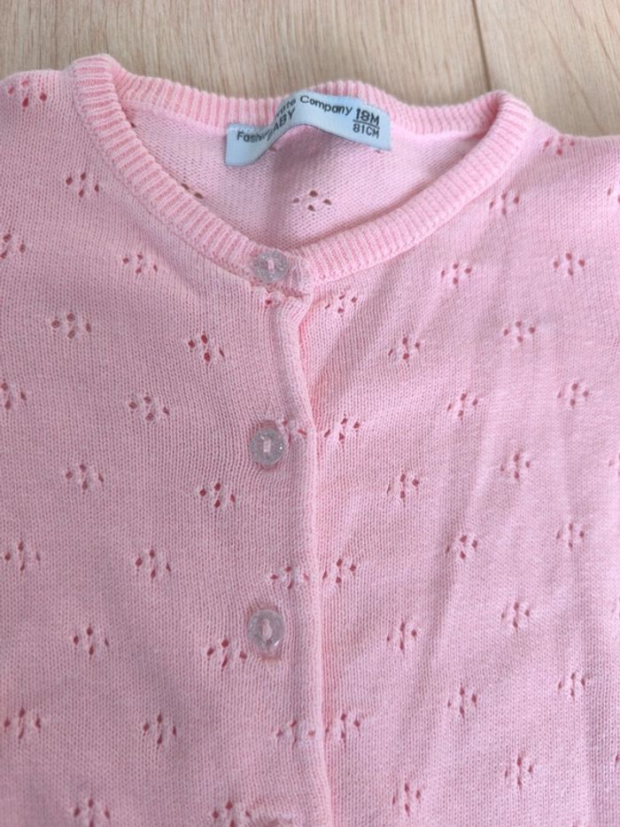 Gilet fille rose avec boutons pailletés FPC - Taille 18 mois - 81 cm - photo numéro 2