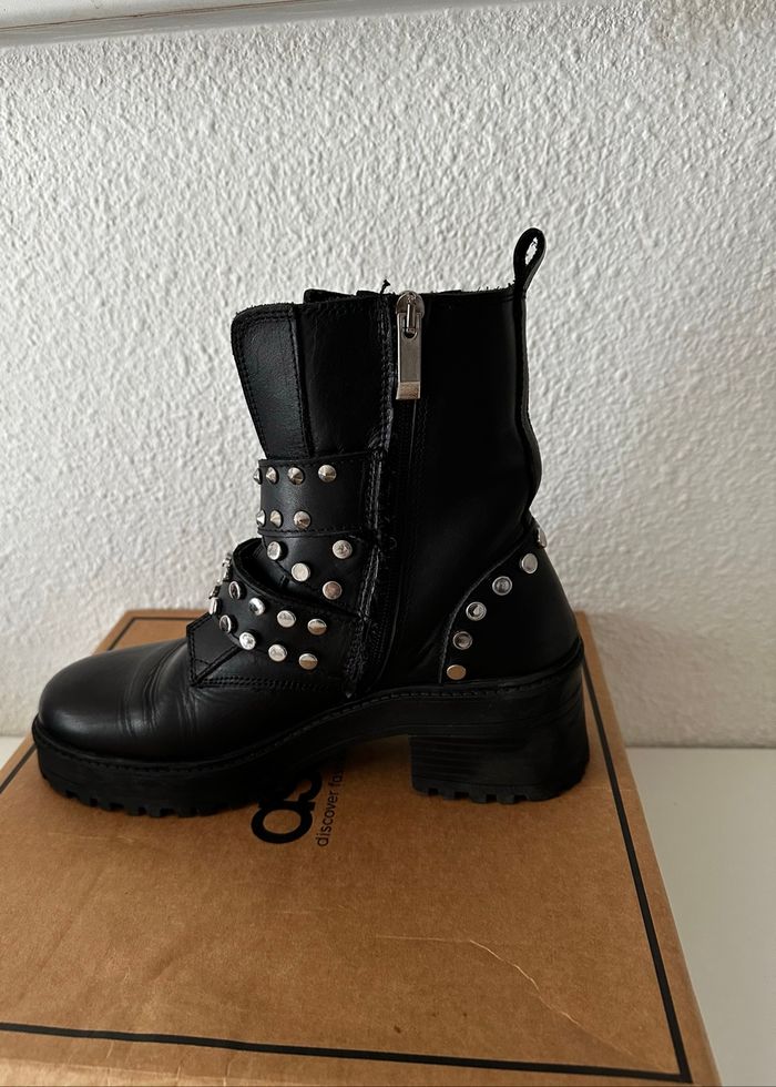Bottines en cuir noires cloutées style motard - Zara - photo numéro 6