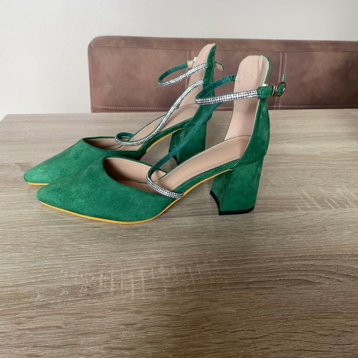 Escarpins en daim / chaussures à talons