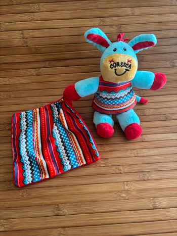 Doudou Ane mouchoir rouge bleu grelot Corsica entre ciel et mer