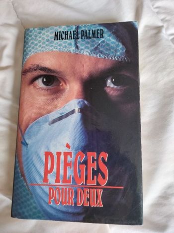 Livre titre Pièges pour deux