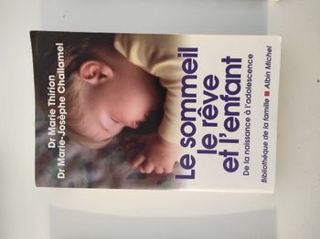 Lot livres maternité, allaitement, sommeil de l'enfant, prénoms