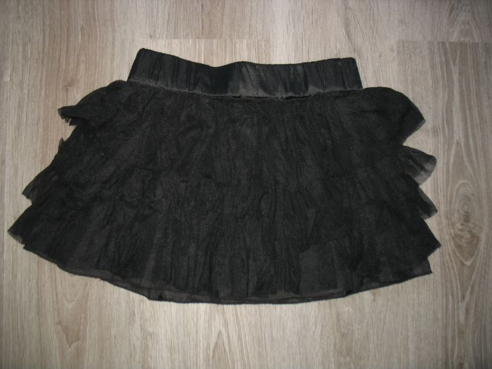 JUPE COURTE NOIRE A VOLANTS "H&M" - TAILLE 36 - n°02