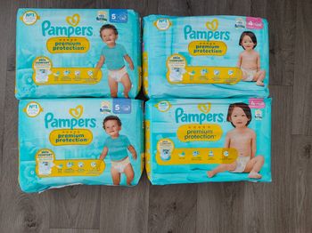 2 paquet couche pampers premium 4 et 2 taille 5