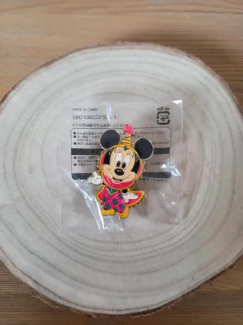Minnie jasmine pins tokyo disney sea