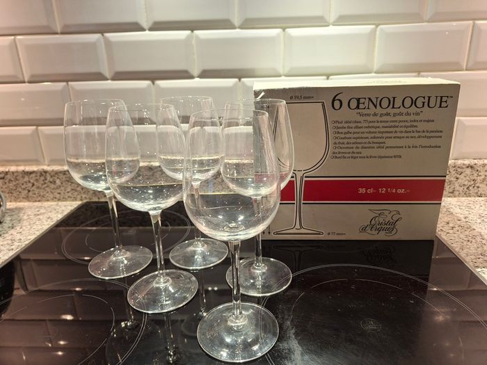 Verres à vin de la cristallerie d'Arques