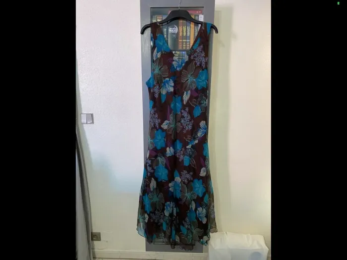superbe robe longueur Bleu Bonheur taille 46 / 48