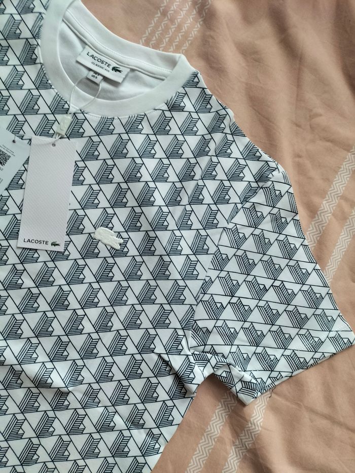 T-shirt homme lacoste classic fit taille S coton 35€ - photo numéro 2