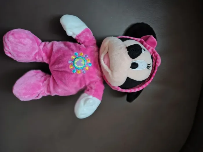 Peluche Disney Minnie en pyjama - photo numéro 2