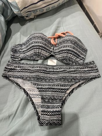 Bikini noir et blanc