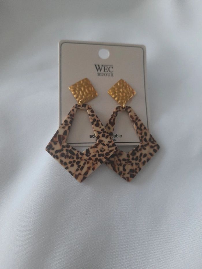 Boucles d oreilles losange léopard Neuf avec étiquette