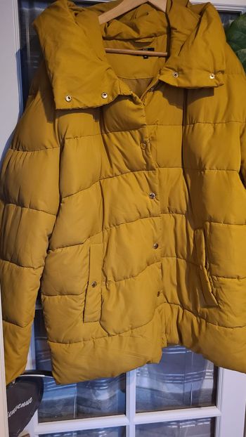 Doudoune manteau jaune moutarde Jacqueline Riu  taille 48  non utilisé