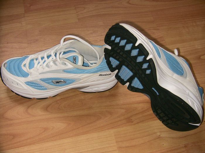 Basket bleu ciel et blanche Taille 37,5 Reebok Neuve - photo numéro 2