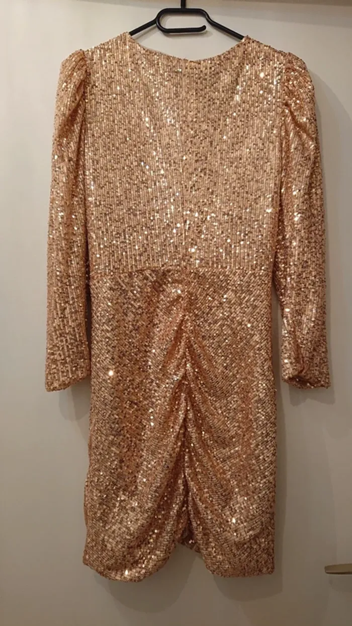 Robe sequins doré - photo numéro 2