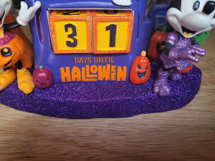 Calendrier Halloween Disney Store - photo numéro 5