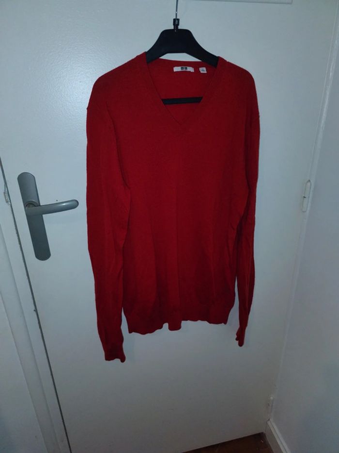 Pull col V rouge