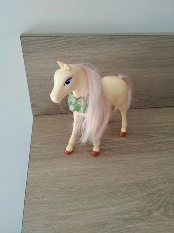 Cheval pour poupée style barbie