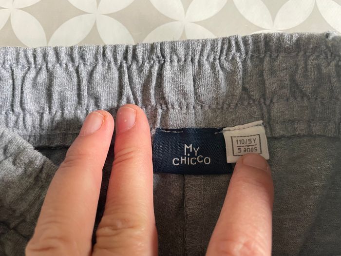 Pantalon Jogging Gris CHICCO - Garçon 5 ans (110cm) - Très bon état - photo numéro 2