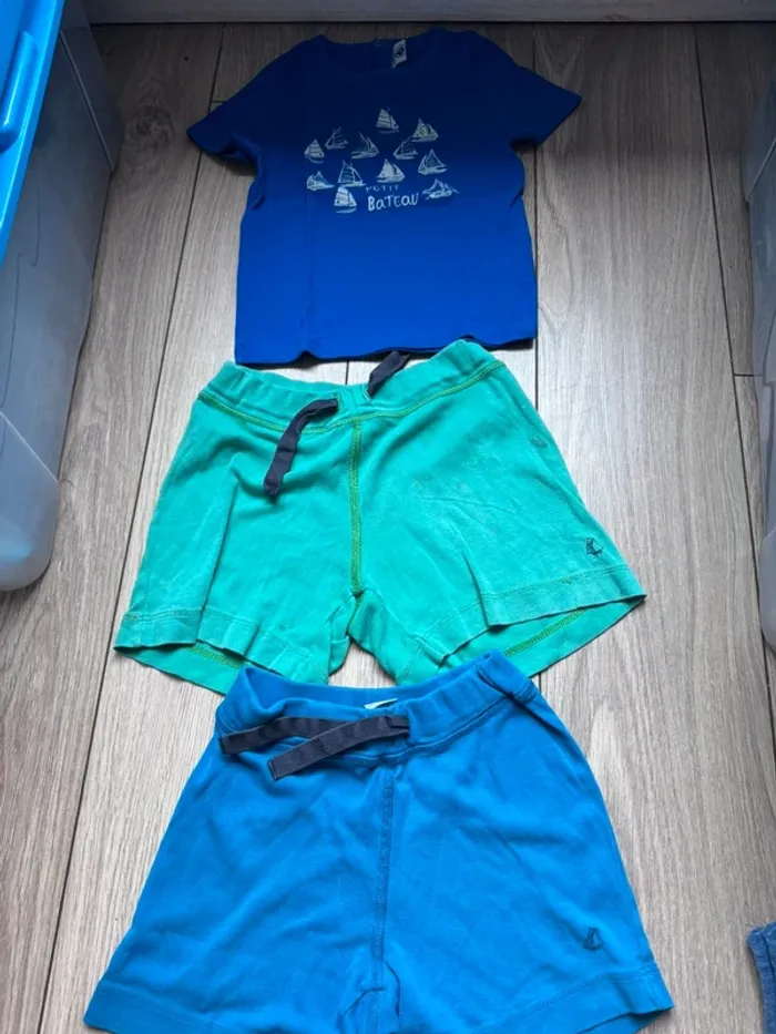 Ensemble petit bateau