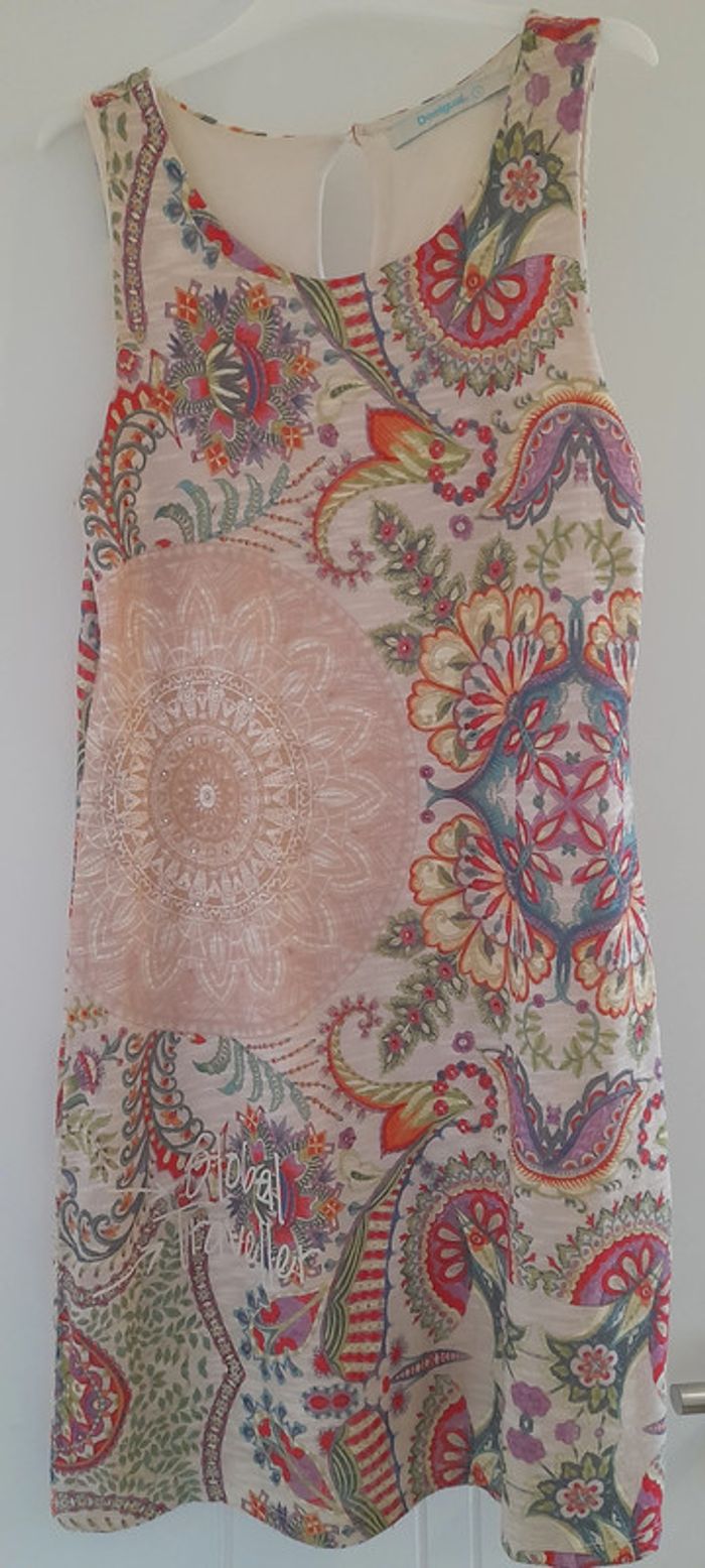 Robe Desigual.